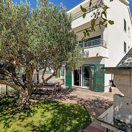 Viktoria With Private Pool By Makarska Exklusiv Apartmán Brela